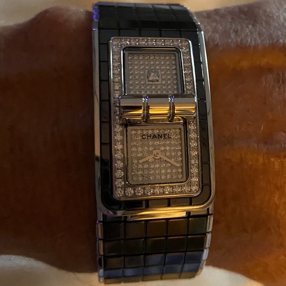 Meet your Posher- ELAINE POSHMARK AMBASSADOR - Picture 2 of 7